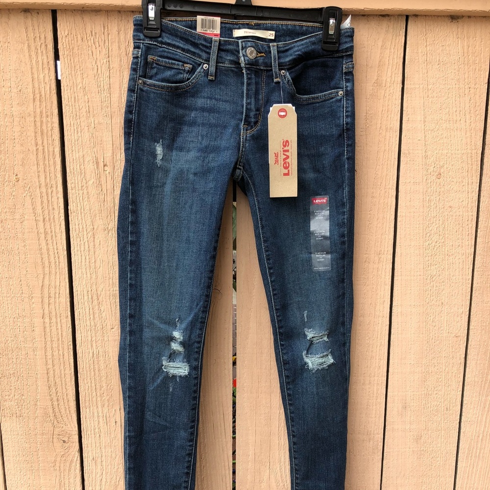 New with tags!! LEVI DESTROYED VINTAGE DENIM